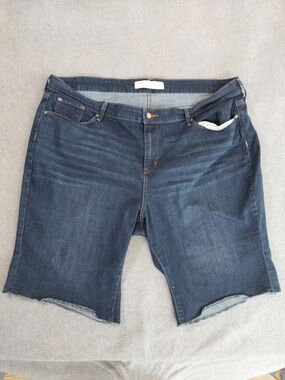 Signature by Levi Strauss Mid-Rise Bermuda Shorts Dark Wash 24W